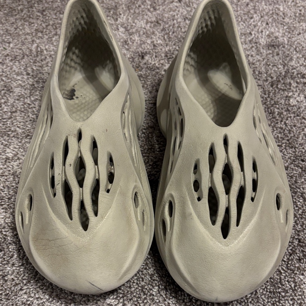Yeezy Foameunners- “sand”
